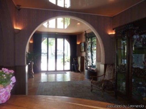 Le Grand Paris Hotel Digne-les-Bains Dalaman gambar
