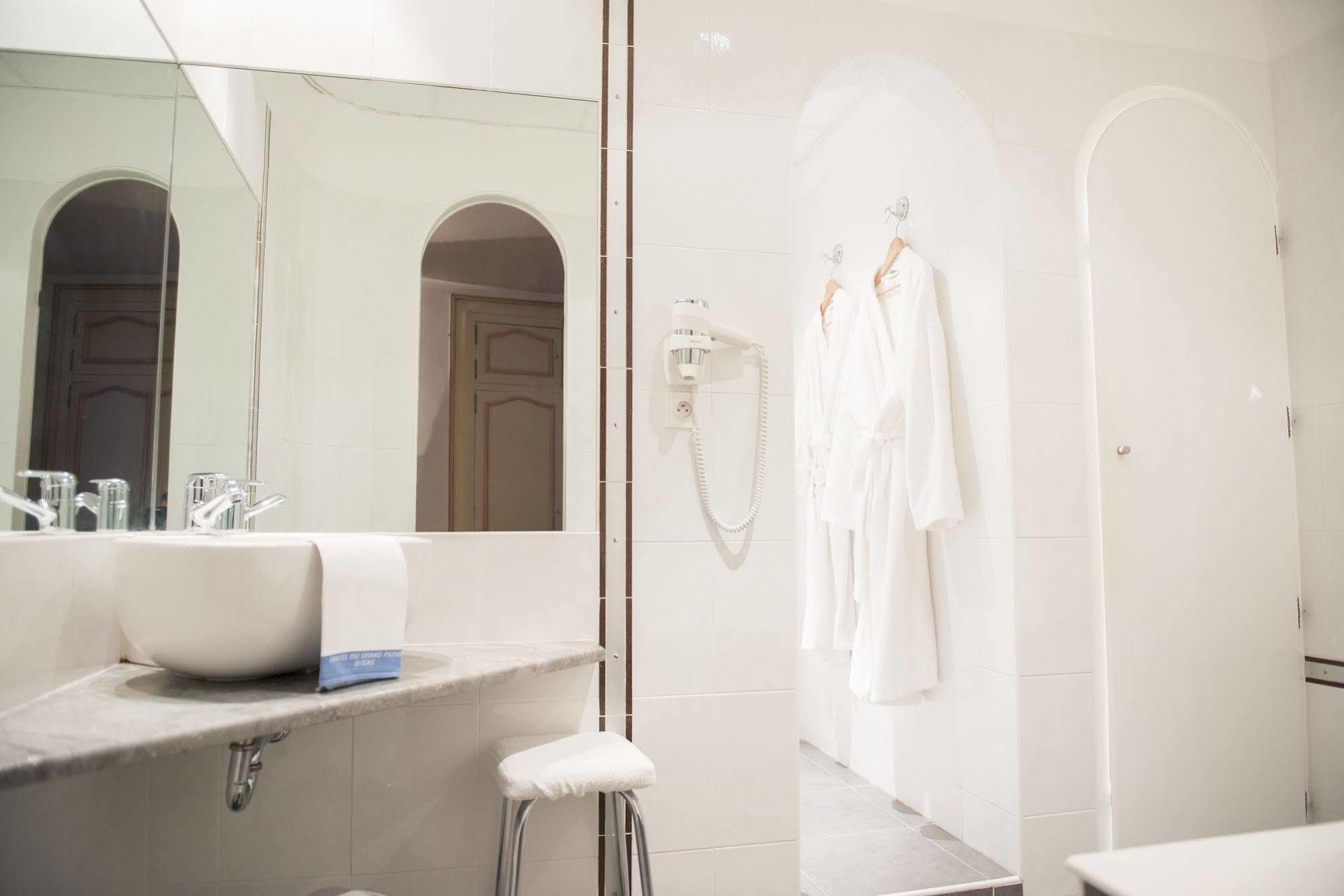 Le Grand Paris Hotel Digne-les-Bains Luaran gambar